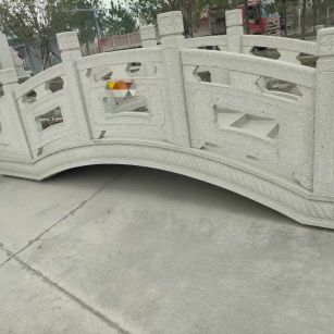 朝阳芝麻白拱桥，石桥