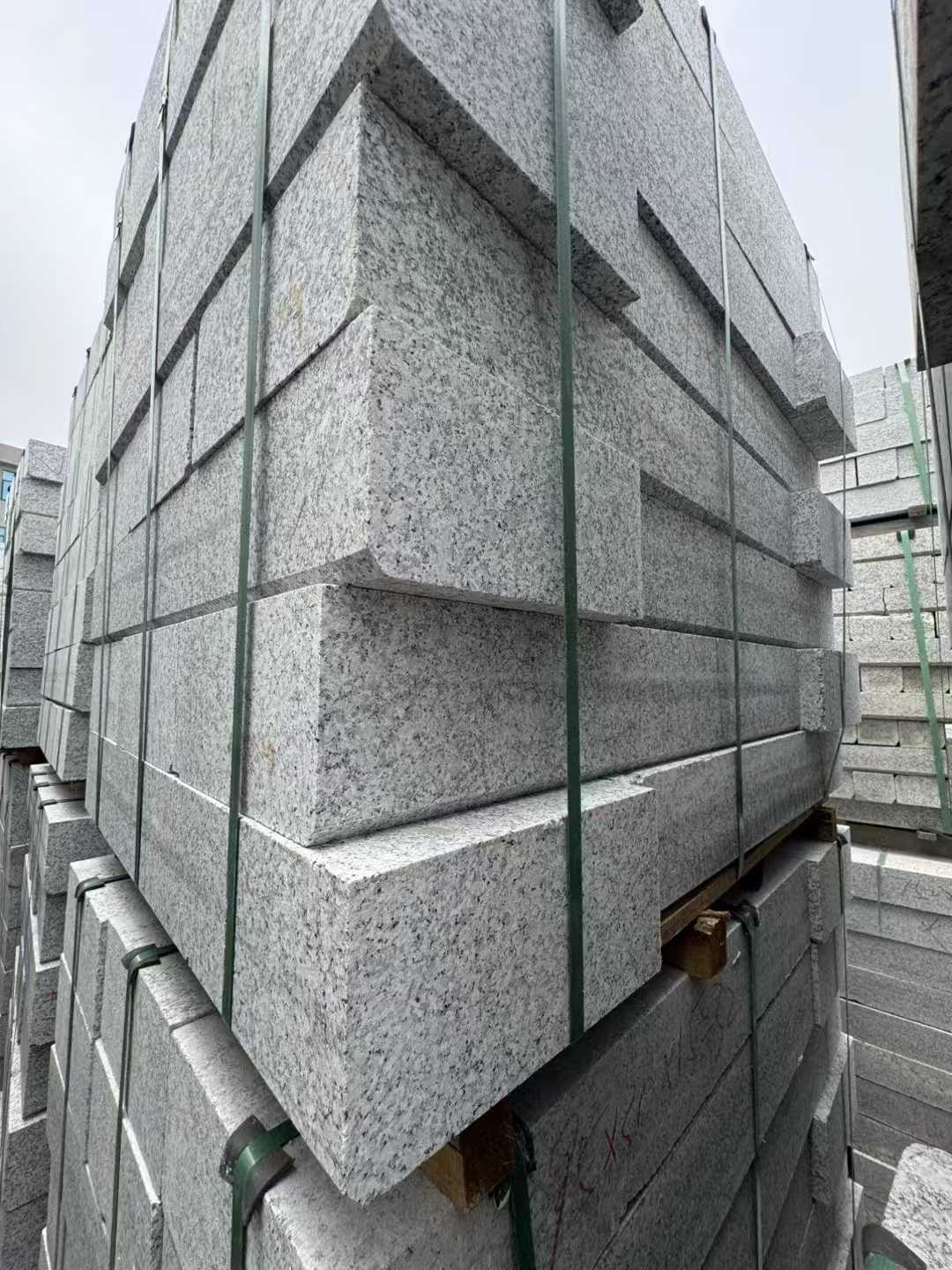 朝阳芝麻白路牙石 马路牙子