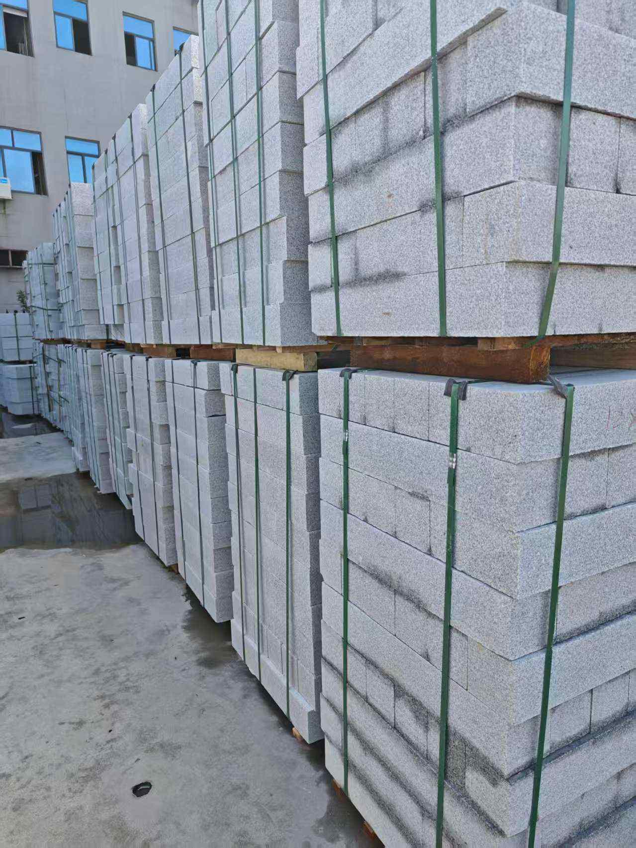 朝阳芝麻白路牙石，路侧石